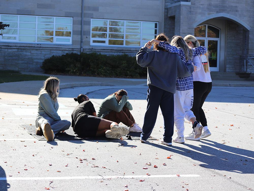 Students acting as victims of a traffic accident